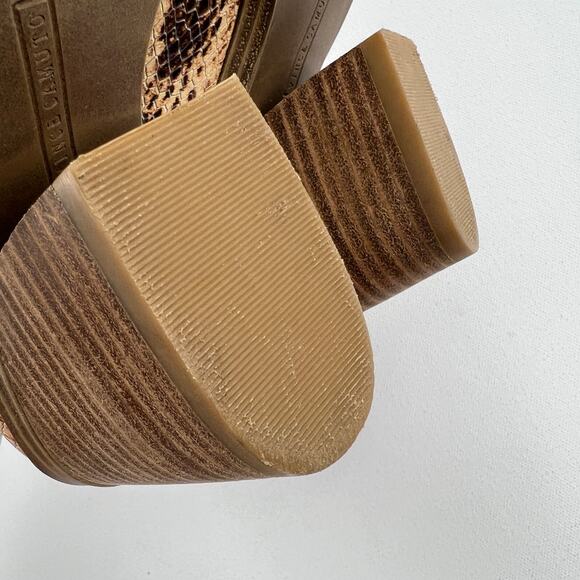 Vince Camuto Gigietta Bootie Snakeskin Stacked Wood Heel Split Shaft Size 7M - Picture 6 of 10